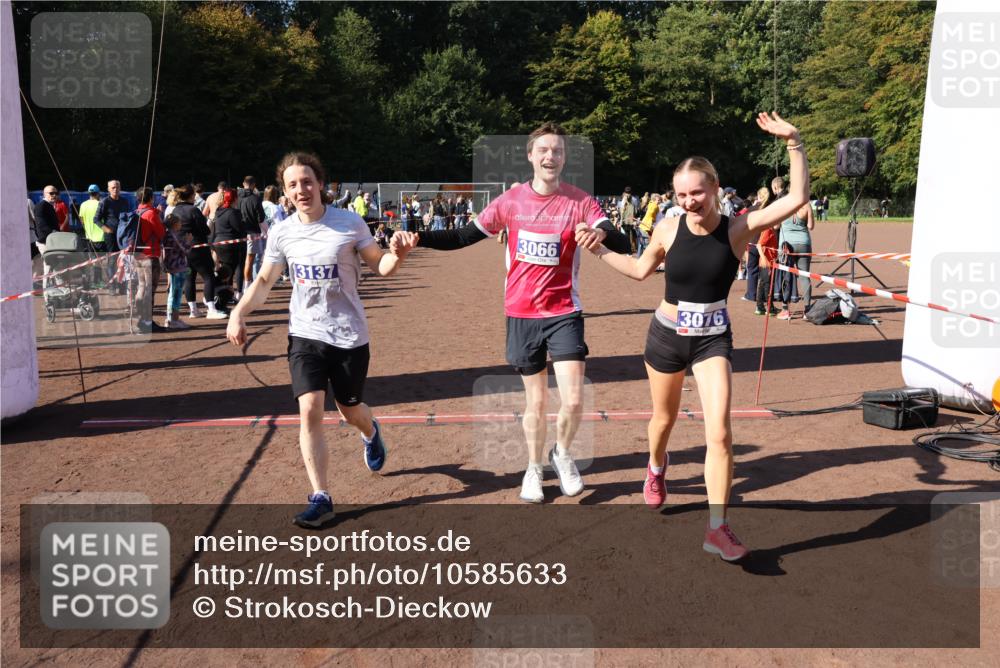 27.09.2026 - 35. Volkslauf durch das schöne Alstertal Strokosch-Dieckow http://msf.ph/oto/10585633 27.09.2026 11:45:15 Ziel 1470, 3066, 3076, 3124, 3137, 3283, 3284 meine-sportfotos.de
