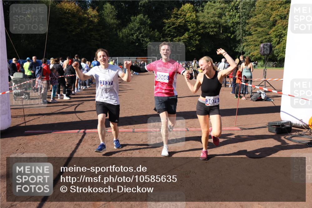 27.09.2026 - 35. Volkslauf durch das schöne Alstertal Strokosch-Dieckow http://msf.ph/oto/10585635 27.09.2026 11:45:15 Ziel 1470, 3066, 3076, 3124, 3137, 3283, 3284 meine-sportfotos.de