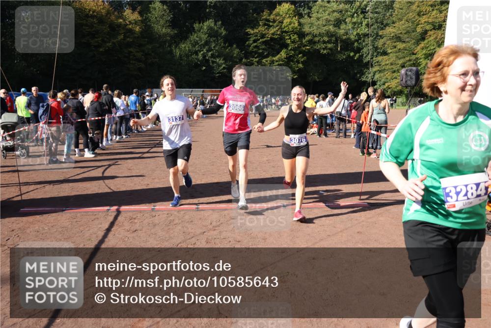 27.09.2026 - 35. Volkslauf durch das schöne Alstertal Strokosch-Dieckow http://msf.ph/oto/10585643 27.09.2026 11:45:14 Ziel 1442, 1470, 3066, 3076, 3124, 3137, 3283, 3284 meine-sportfotos.de