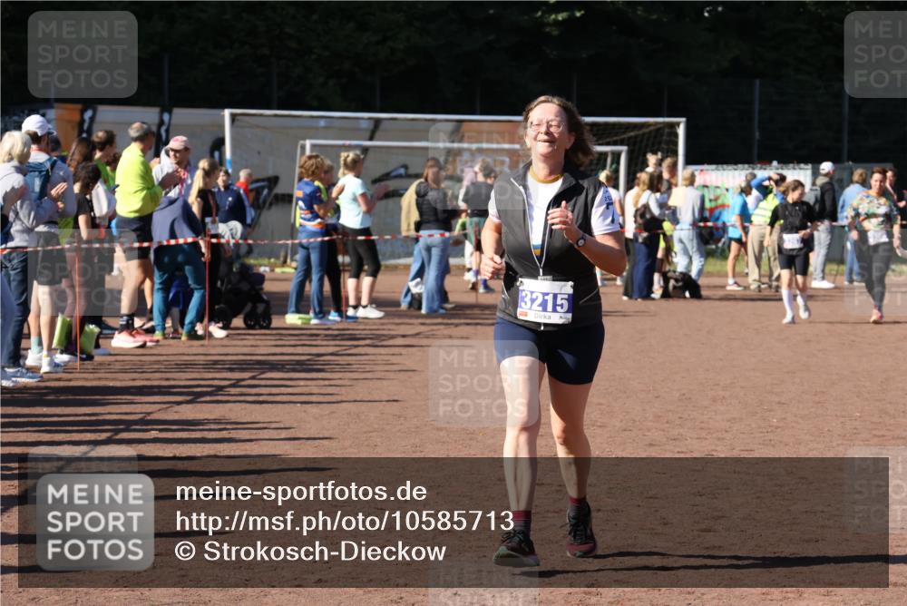 27.09.2026 - 35. Volkslauf durch das schöne Alstertal Strokosch-Dieckow http://msf.ph/oto/10585713 27.09.2026 11:44:38 Ziel 3215 meine-sportfotos.de
