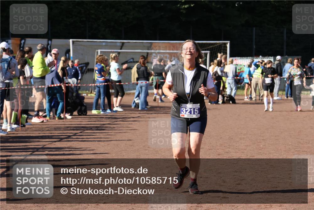 27.09.2026 - 35. Volkslauf durch das schöne Alstertal Strokosch-Dieckow http://msf.ph/oto/10585715 27.09.2026 11:44:38 Ziel 3215 meine-sportfotos.de