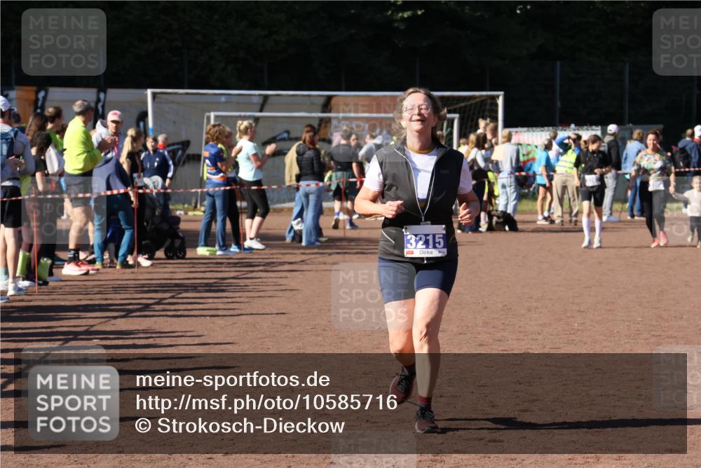 27.09.2026 - 35. Volkslauf durch das schöne Alstertal Strokosch-Dieckow http://msf.ph/oto/10585716 27.09.2026 11:44:38 Ziel 3215 meine-sportfotos.de