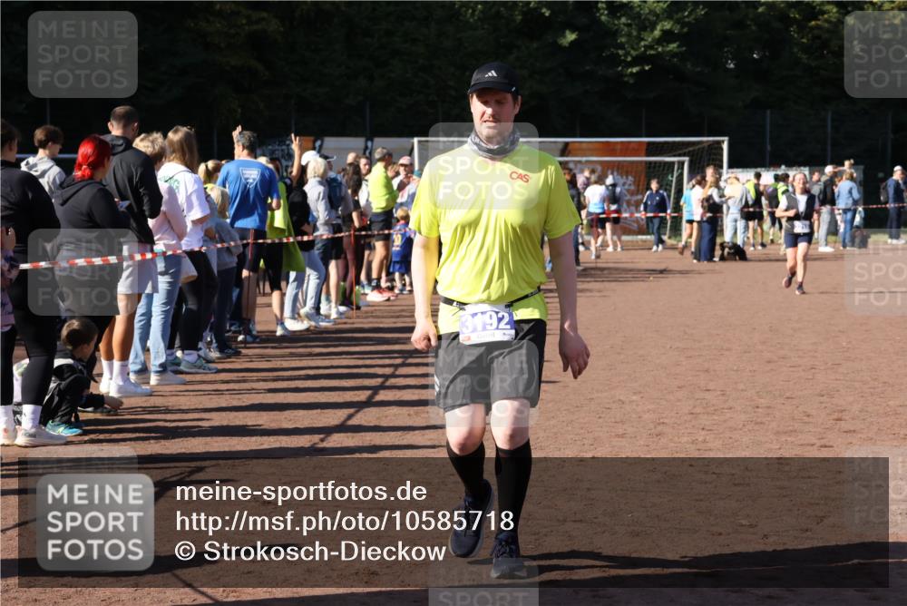 27.09.2026 - 35. Volkslauf durch das schöne Alstertal Strokosch-Dieckow http://msf.ph/oto/10585718 27.09.2026 11:44:30 Ziel 3192 meine-sportfotos.de