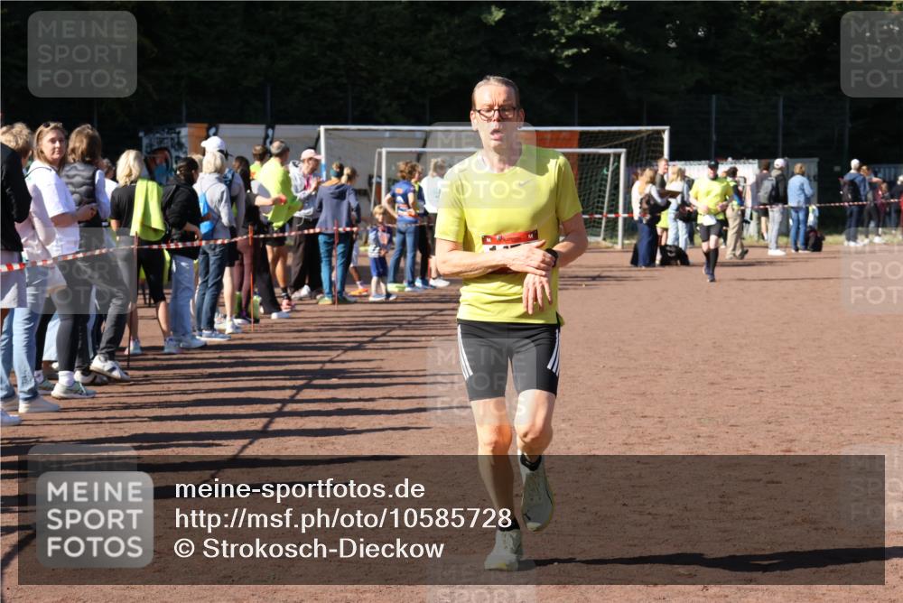 27.09.2026 - 35. Volkslauf durch das schöne Alstertal Strokosch-Dieckow http://msf.ph/oto/10585728 27.09.2026 11:44:17 Ziel 1476, 3113 meine-sportfotos.de