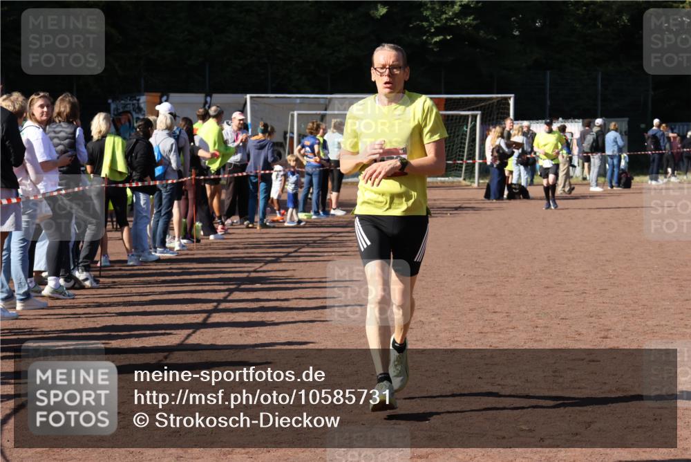 27.09.2026 - 35. Volkslauf durch das schöne Alstertal Strokosch-Dieckow http://msf.ph/oto/10585731 27.09.2026 11:44:17 Ziel 1476, 3113 meine-sportfotos.de
