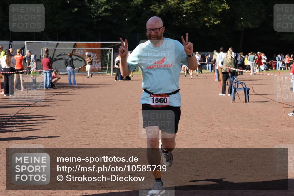 27.09.2026 - 35. Volkslauf durch das schöne Alstertal Strokosch-Dieckow http://msf.ph/oto/10585739 27.09.2026 11:56:15 Ziel 1019, 1560 meine-sportfotos.de