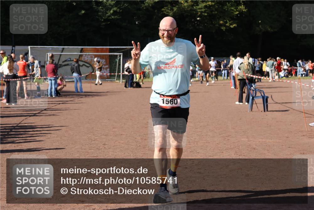 27.09.2026 - 35. Volkslauf durch das schöne Alstertal Strokosch-Dieckow http://msf.ph/oto/10585741 27.09.2026 11:56:15 Ziel 1019, 1560 meine-sportfotos.de