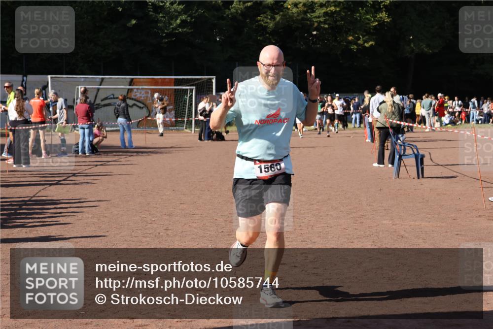 27.09.2026 - 35. Volkslauf durch das schöne Alstertal Strokosch-Dieckow http://msf.ph/oto/10585744 27.09.2026 11:56:15 Ziel 1019, 1560 meine-sportfotos.de
