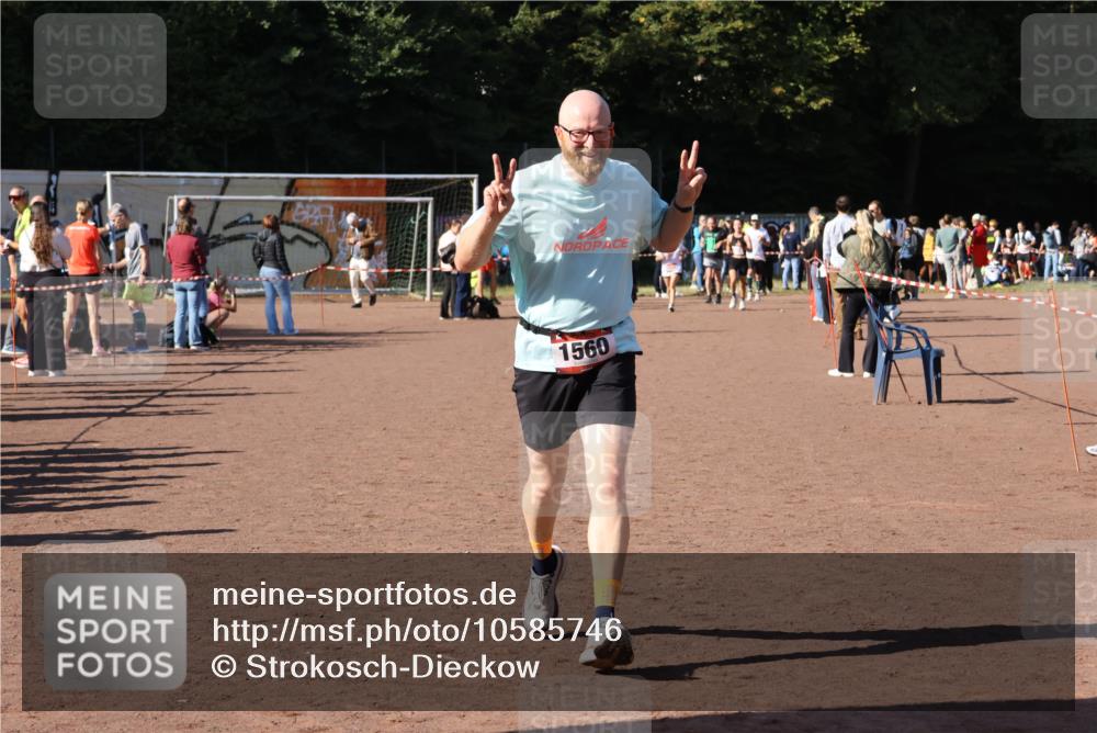 27.09.2026 - 35. Volkslauf durch das schöne Alstertal Strokosch-Dieckow http://msf.ph/oto/10585746 27.09.2026 11:56:15 Ziel 1019, 1560 meine-sportfotos.de