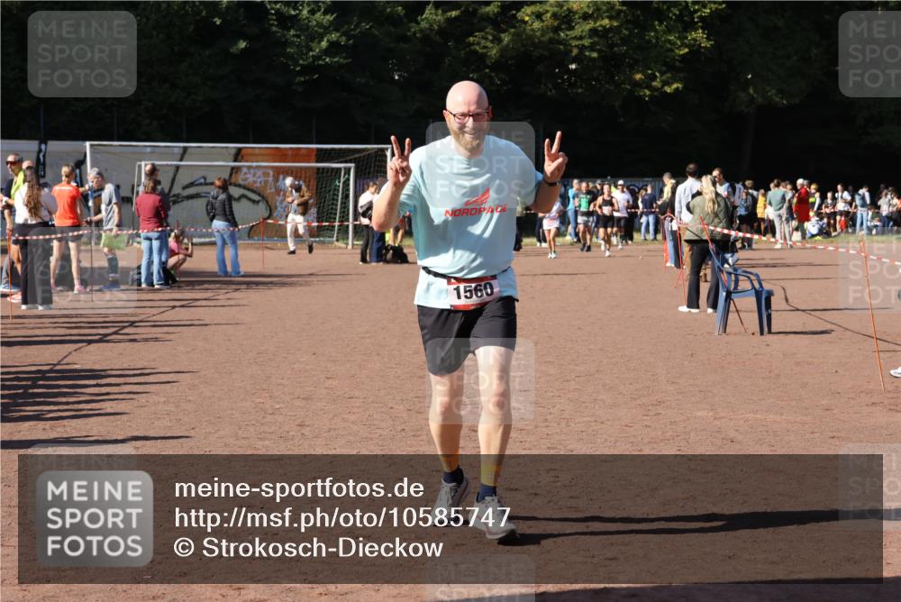 27.09.2026 - 35. Volkslauf durch das schöne Alstertal Strokosch-Dieckow http://msf.ph/oto/10585747 27.09.2026 11:56:15 Ziel 1019, 1560 meine-sportfotos.de