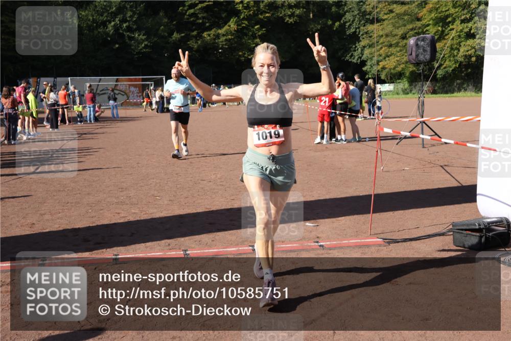 27.09.2026 - 35. Volkslauf durch das schöne Alstertal Strokosch-Dieckow http://msf.ph/oto/10585751 27.09.2026 11:56:13 Ziel 1019, 1560 meine-sportfotos.de
