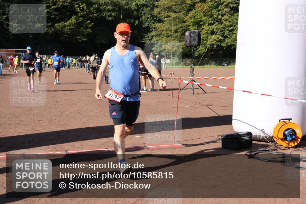 27.09.2026 - 35. Volkslauf durch das schöne Alstertal Strokosch-Dieckow http://msf.ph/oto/10585815 27.09.2026 11:55:46 Ziel 1513, 1517, 1525, 1559, 2335, 2379 meine-sportfotos.de