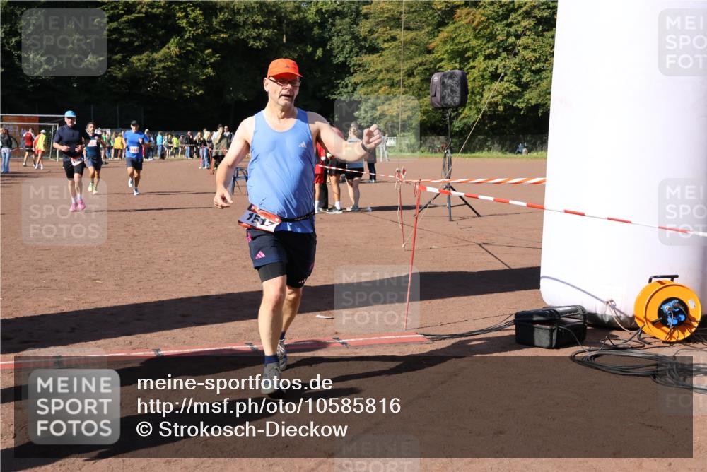 27.09.2026 - 35. Volkslauf durch das schöne Alstertal Strokosch-Dieckow http://msf.ph/oto/10585816 27.09.2026 11:55:46 Ziel 1513, 1517, 1525, 1559, 2335, 2379 meine-sportfotos.de