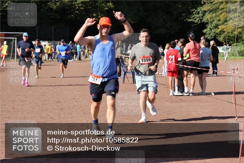 27.09.2026 - 35. Volkslauf durch das schöne Alstertal Strokosch-Dieckow http://msf.ph/oto/10585822 27.09.2026 11:55:45 Ziel 1513, 1517, 1525, 1533, 1559, 2335, 2379 meine-sportfotos.de