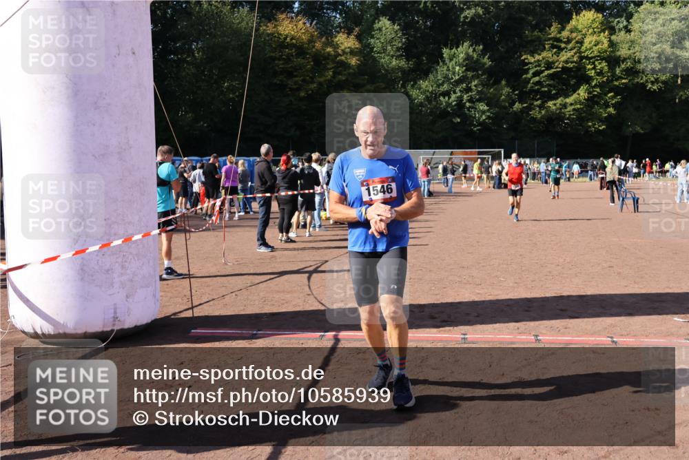 27.09.2026 - 35. Volkslauf durch das schöne Alstertal Strokosch-Dieckow http://msf.ph/oto/10585939 27.09.2026 11:54:46 Ziel 1535, 1546 meine-sportfotos.de