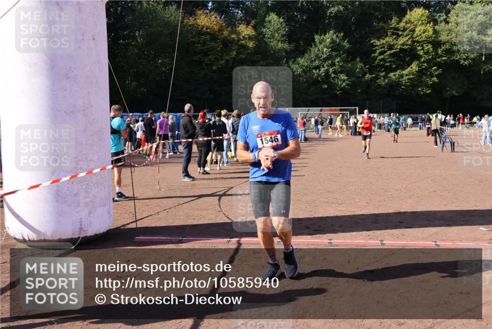 27.09.2026 - 35. Volkslauf durch das schöne Alstertal Strokosch-Dieckow http://msf.ph/oto/10585940 27.09.2026 11:54:46 Ziel 1535, 1546 meine-sportfotos.de