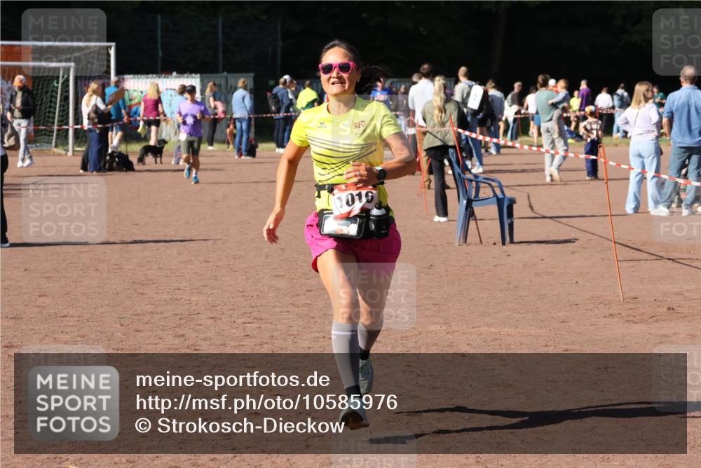 27.09.2026 - 35. Volkslauf durch das schöne Alstertal Strokosch-Dieckow http://msf.ph/oto/10585976 27.09.2026 11:54:27 Ziel 1016 meine-sportfotos.de