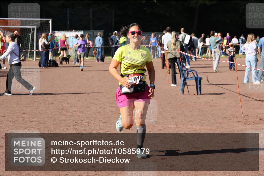 27.09.2026 - 35. Volkslauf durch das schöne Alstertal Strokosch-Dieckow http://msf.ph/oto/10585979 27.09.2026 11:54:27 Ziel 1016 meine-sportfotos.de