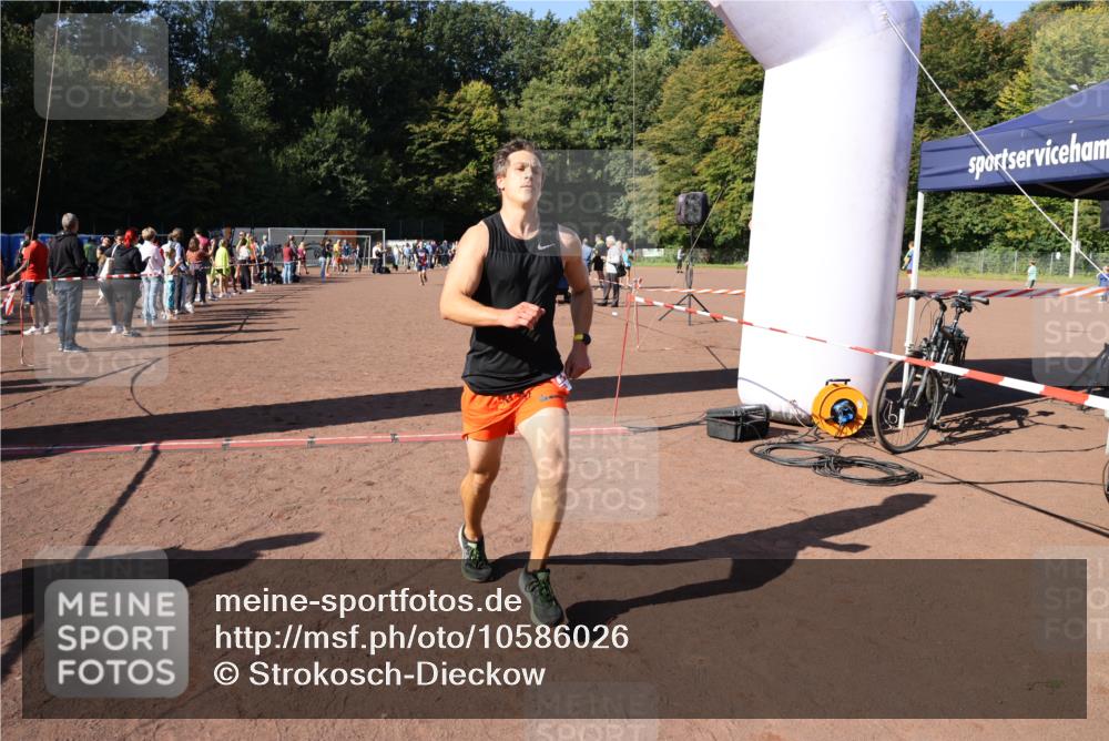 27.09.2026 - 35. Volkslauf durch das schöne Alstertal Strokosch-Dieckow http://msf.ph/oto/10586026 27.09.2026 11:54:05 Ziel 1518, 2119, 2485 meine-sportfotos.de