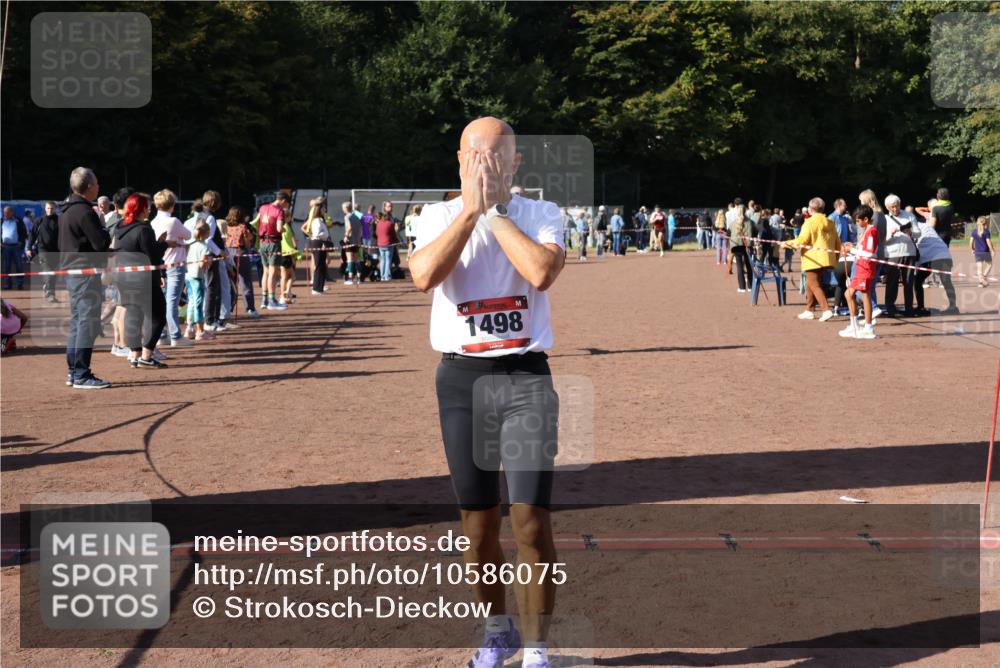 27.09.2026 - 35. Volkslauf durch das schöne Alstertal Strokosch-Dieckow http://msf.ph/oto/10586075 27.09.2026 11:53:36 Ziel 1012, 1498 meine-sportfotos.de