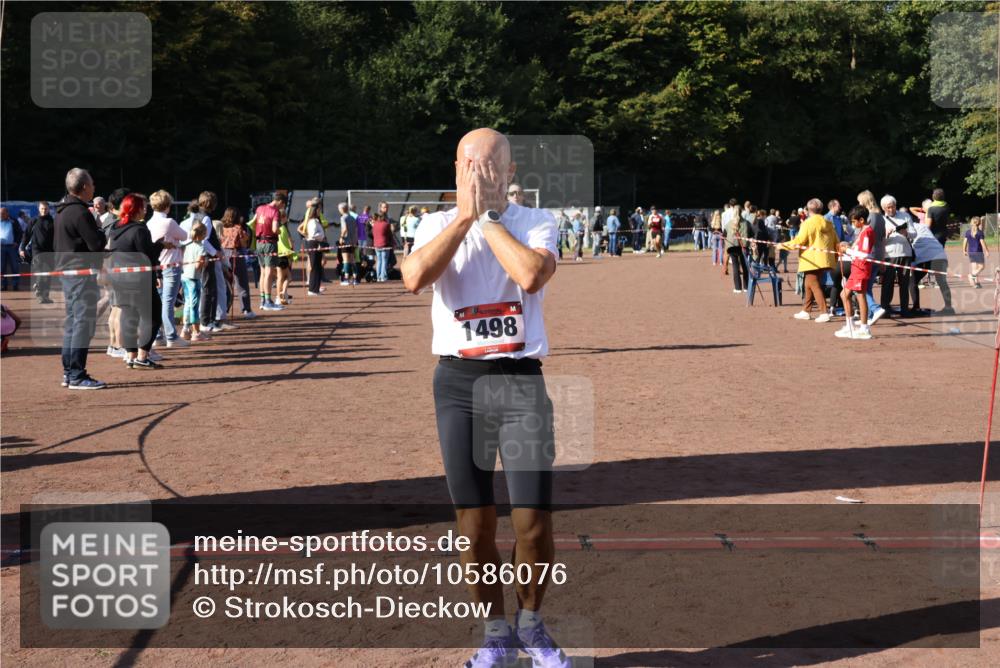 27.09.2026 - 35. Volkslauf durch das schöne Alstertal Strokosch-Dieckow http://msf.ph/oto/10586076 27.09.2026 11:53:36 Ziel 1012, 1498 meine-sportfotos.de