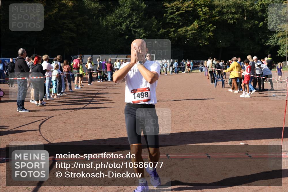 27.09.2026 - 35. Volkslauf durch das schöne Alstertal Strokosch-Dieckow http://msf.ph/oto/10586077 27.09.2026 11:53:36 Ziel 1012, 1498 meine-sportfotos.de