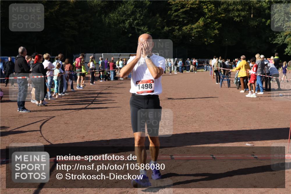 27.09.2026 - 35. Volkslauf durch das schöne Alstertal Strokosch-Dieckow http://msf.ph/oto/10586080 27.09.2026 11:53:36 Ziel 1012, 1498 meine-sportfotos.de