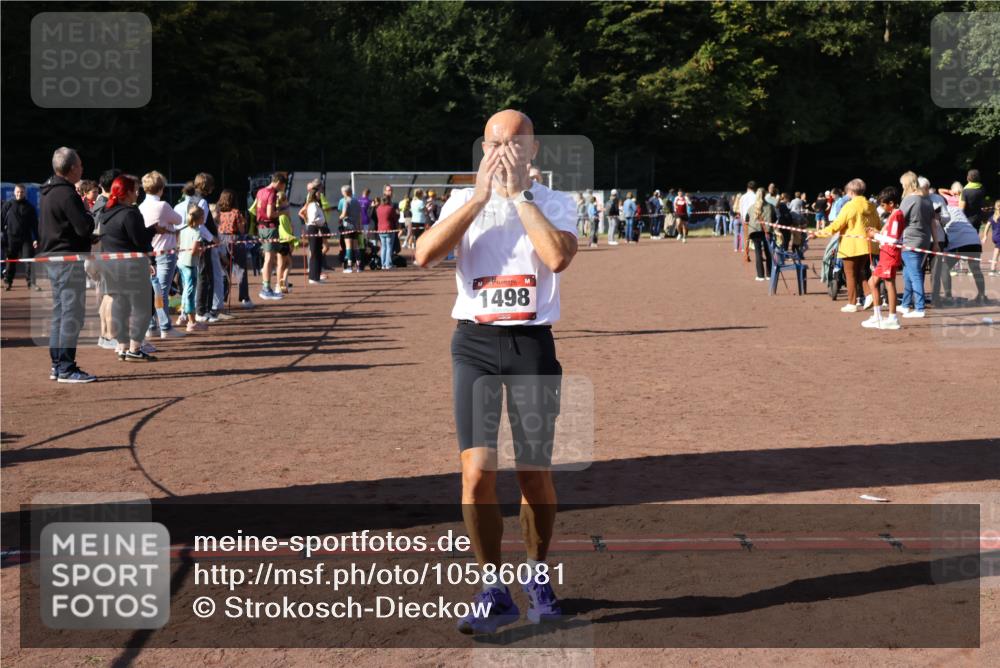 27.09.2026 - 35. Volkslauf durch das schöne Alstertal Strokosch-Dieckow http://msf.ph/oto/10586081 27.09.2026 11:53:36 Ziel 1012, 1498 meine-sportfotos.de