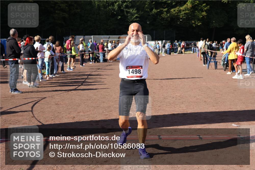 27.09.2026 - 35. Volkslauf durch das schöne Alstertal Strokosch-Dieckow http://msf.ph/oto/10586083 27.09.2026 11:53:36 Ziel 1012, 1498 meine-sportfotos.de