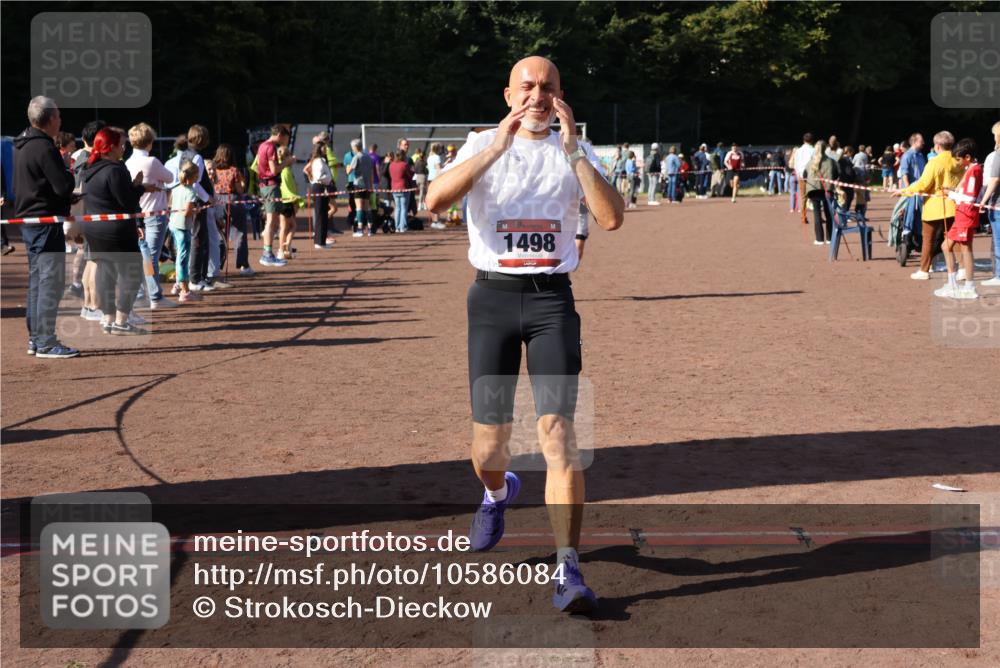 27.09.2026 - 35. Volkslauf durch das schöne Alstertal Strokosch-Dieckow http://msf.ph/oto/10586084 27.09.2026 11:53:36 Ziel 1012, 1498 meine-sportfotos.de