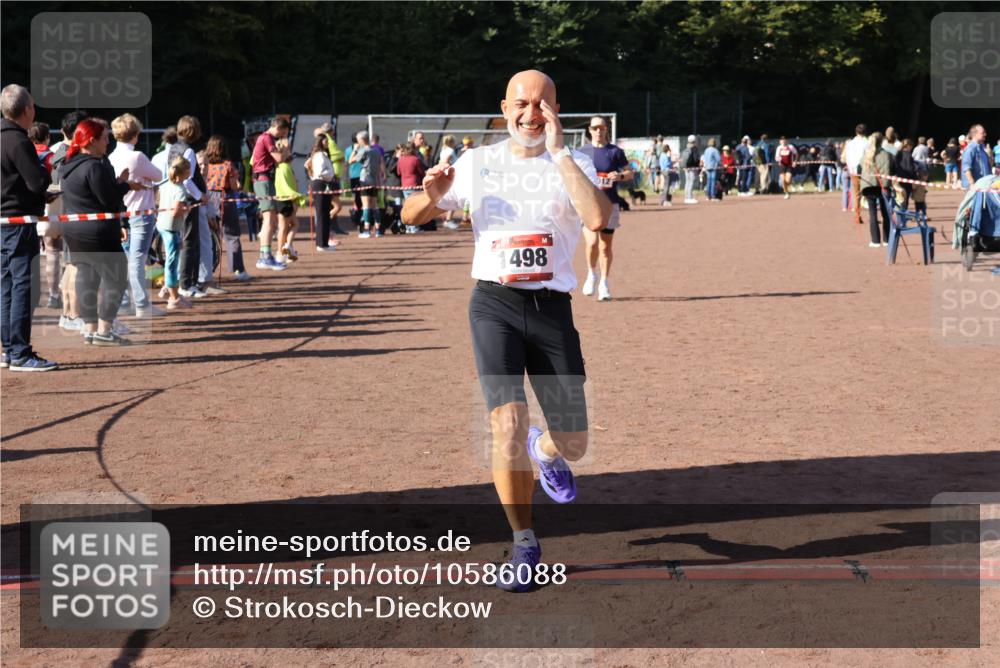 27.09.2026 - 35. Volkslauf durch das schöne Alstertal Strokosch-Dieckow http://msf.ph/oto/10586088 27.09.2026 11:53:35 Ziel 1012, 1498 meine-sportfotos.de