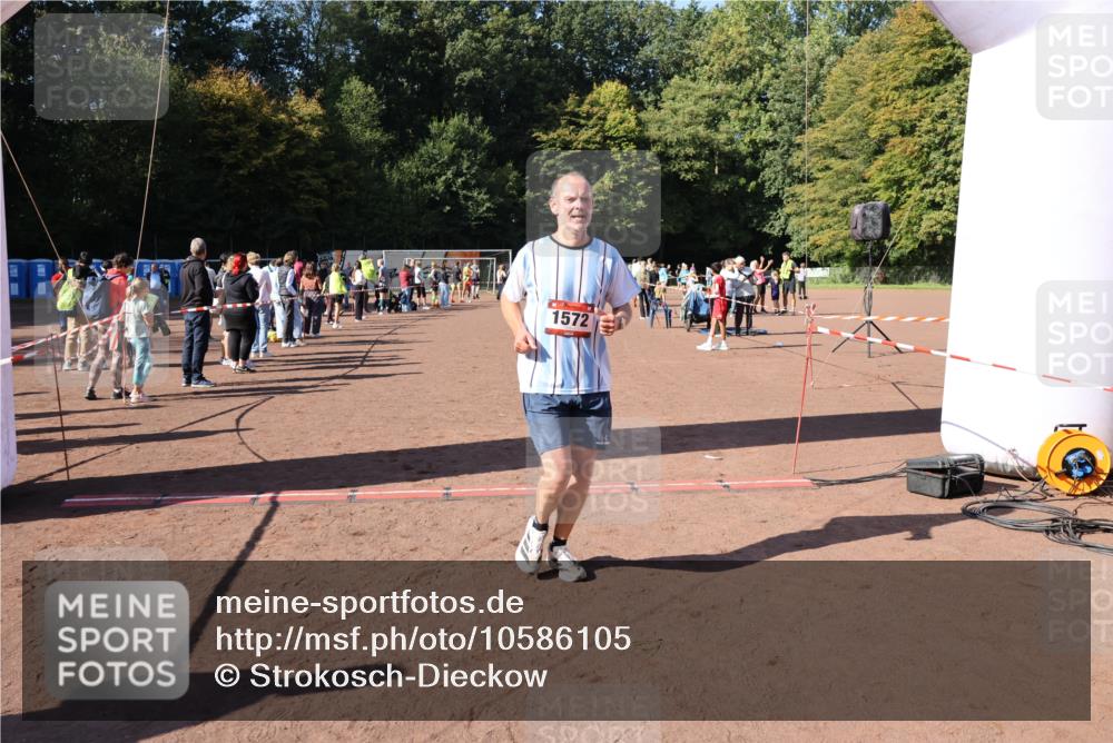 27.09.2026 - 35. Volkslauf durch das schöne Alstertal Strokosch-Dieckow http://msf.ph/oto/10586105 27.09.2026 11:53:24 Ziel 1572 meine-sportfotos.de