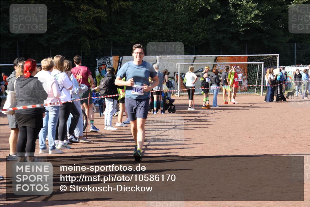 27.09.2026 - 35. Volkslauf durch das schöne Alstertal Strokosch-Dieckow http://msf.ph/oto/10586170 27.09.2026 11:52:47 Ziel 1526, 3154 meine-sportfotos.de