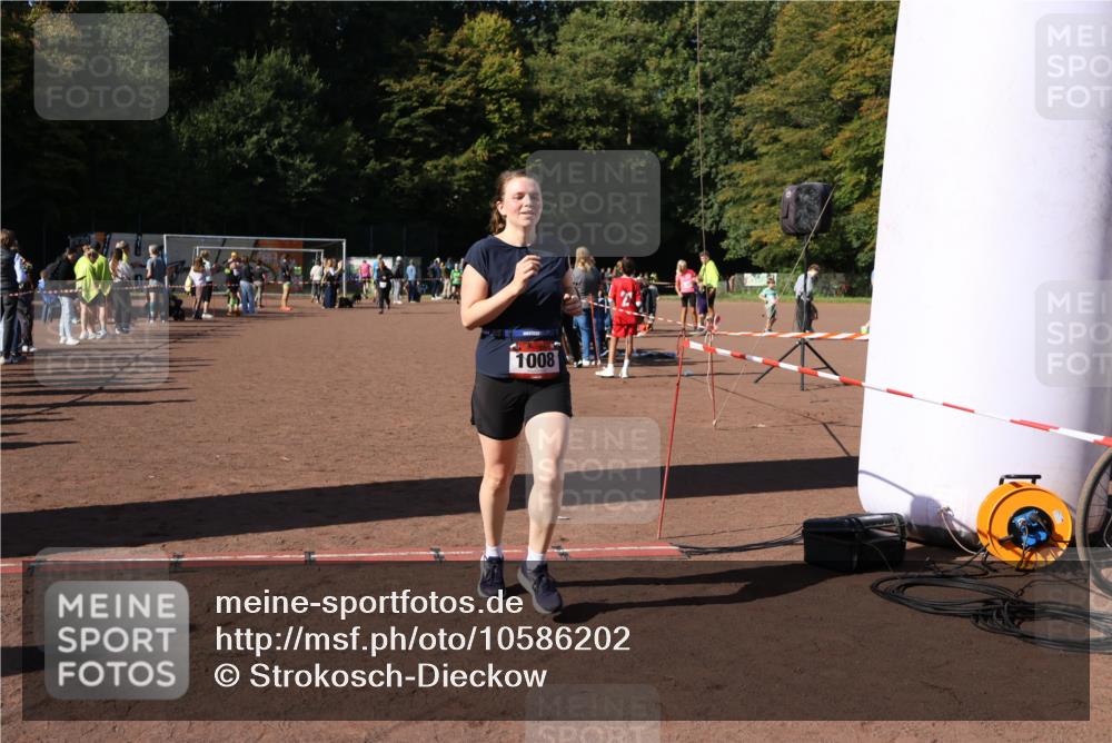27.09.2026 - 35. Volkslauf durch das schöne Alstertal Strokosch-Dieckow http://msf.ph/oto/10586202 27.09.2026 11:52:28 Ziel 1008 meine-sportfotos.de