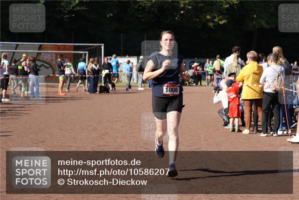 27.09.2026 - 35. Volkslauf durch das schöne Alstertal Strokosch-Dieckow http://msf.ph/oto/10586207 27.09.2026 11:52:26 Ziel 1008 meine-sportfotos.de