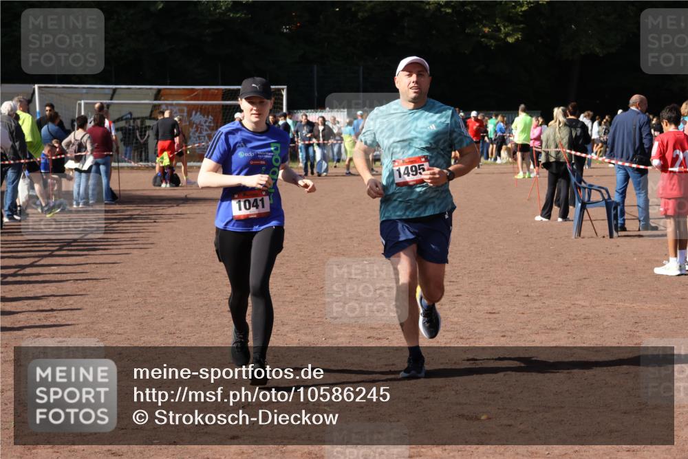 27.09.2026 - 35. Volkslauf durch das schöne Alstertal Strokosch-Dieckow http://msf.ph/oto/10586245 27.09.2026 12:12:15 Ziel 1041, 1495 meine-sportfotos.de
