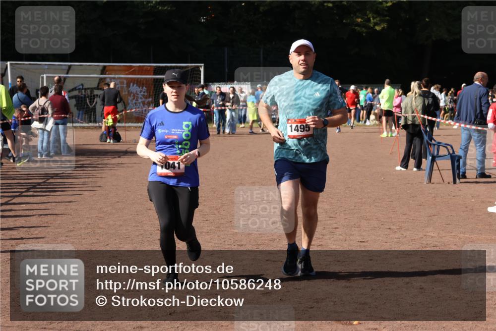 27.09.2026 - 35. Volkslauf durch das schöne Alstertal Strokosch-Dieckow http://msf.ph/oto/10586248 27.09.2026 12:12:15 Ziel 1041, 1495 meine-sportfotos.de