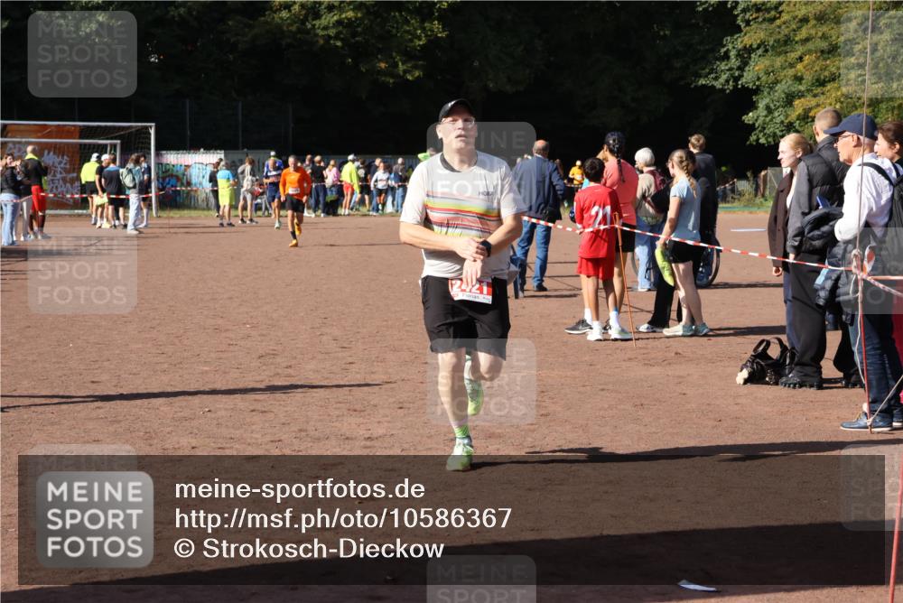 27.09.2026 - 35. Volkslauf durch das schöne Alstertal Strokosch-Dieckow http://msf.ph/oto/10586367 27.09.2026 12:11:03 Ziel 1601, 2421 meine-sportfotos.de