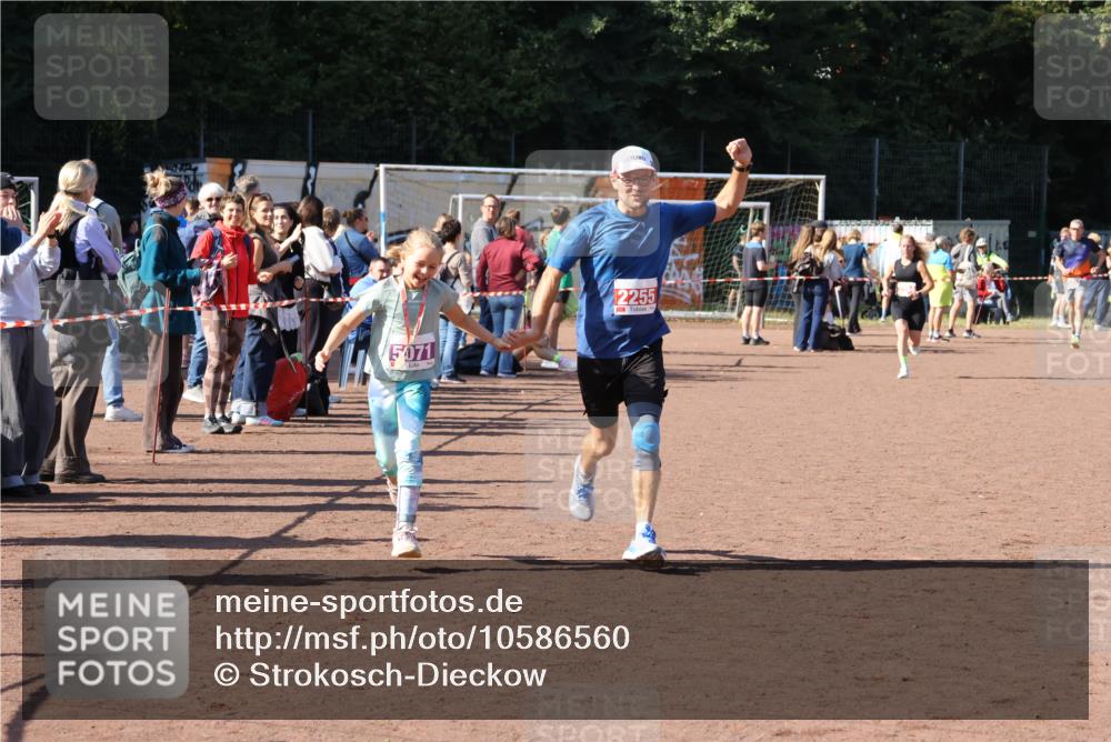 27.09.2026 - 35. Volkslauf durch das schöne Alstertal Strokosch-Dieckow http://msf.ph/oto/10586560 27.09.2026 12:09:31 Ziel 2255 meine-sportfotos.de