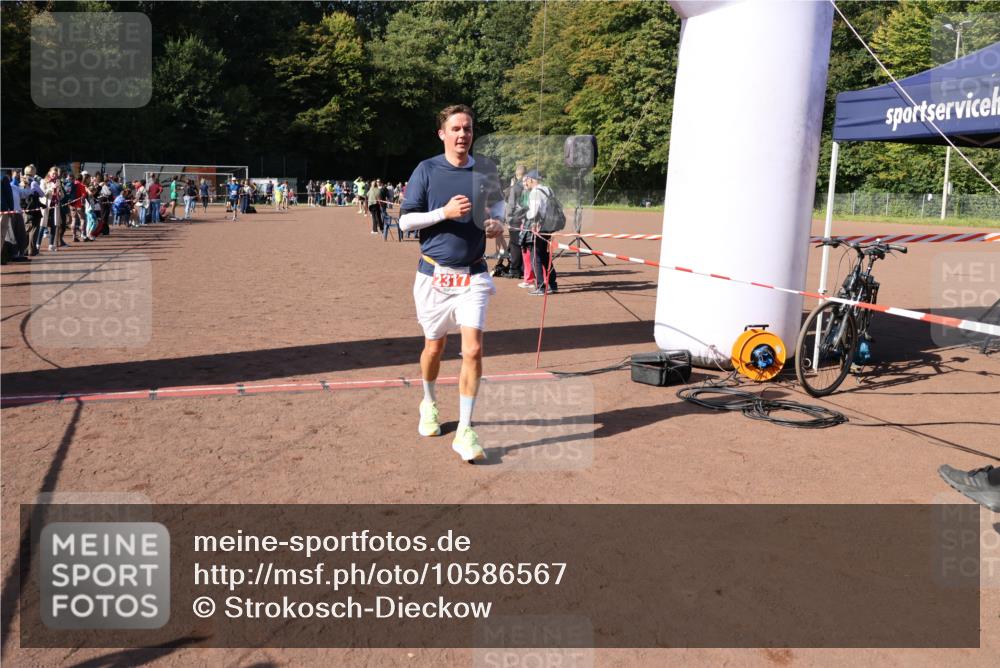 27.09.2026 - 35. Volkslauf durch das schöne Alstertal Strokosch-Dieckow http://msf.ph/oto/10586567 27.09.2026 12:09:23 Ziel 2317, 2425 meine-sportfotos.de
