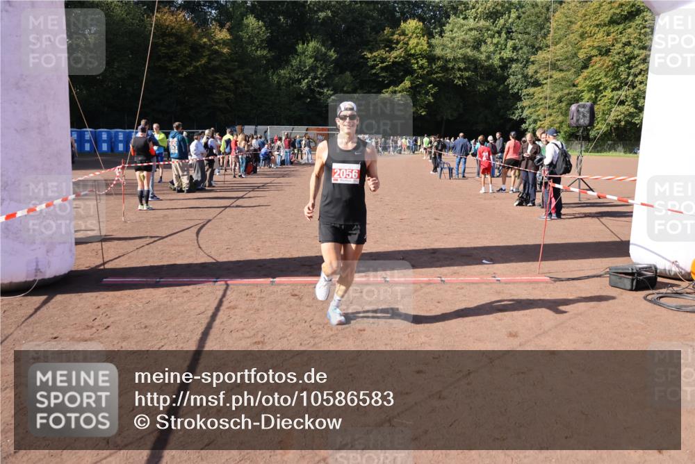 27.09.2026 - 35. Volkslauf durch das schöne Alstertal Strokosch-Dieckow http://msf.ph/oto/10586583 27.09.2026 12:09:01 Ziel 1062, 2056 meine-sportfotos.de