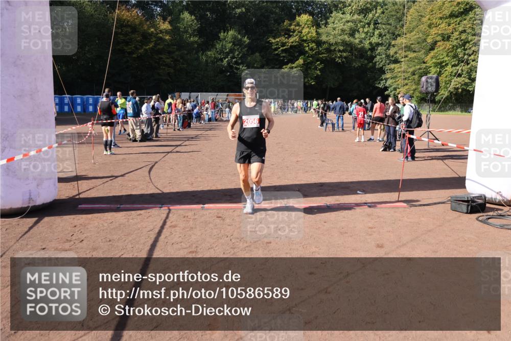 27.09.2026 - 35. Volkslauf durch das schöne Alstertal Strokosch-Dieckow http://msf.ph/oto/10586589 27.09.2026 12:09:01 Ziel 1062, 2056 meine-sportfotos.de