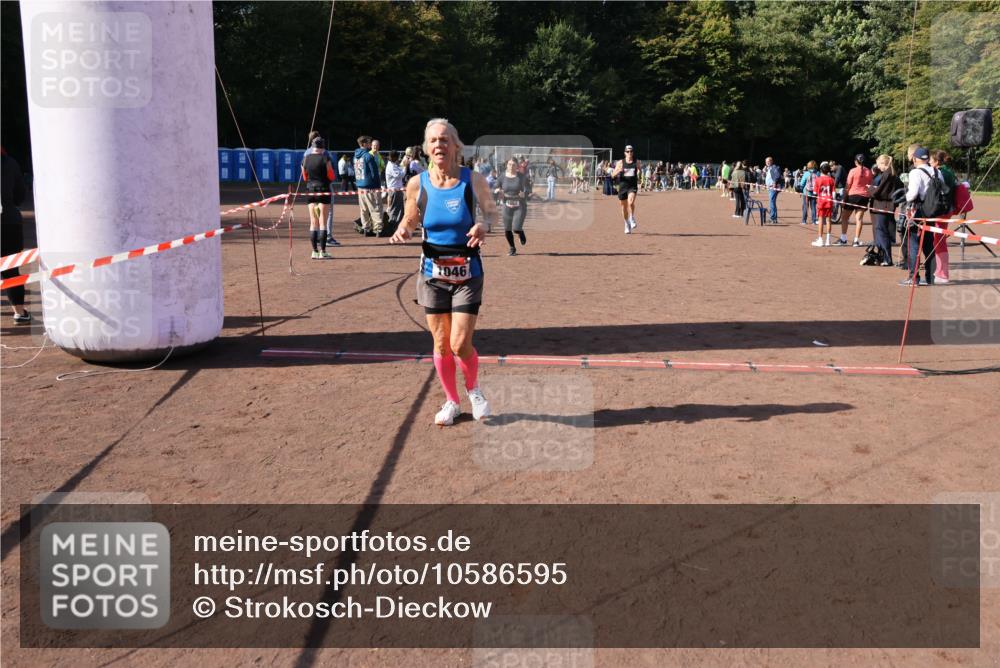 27.09.2026 - 35. Volkslauf durch das schöne Alstertal Strokosch-Dieckow http://msf.ph/oto/10586595 27.09.2026 12:08:57 Ziel 1046, 1062, 2014, 2056, 2273, 2409 meine-sportfotos.de