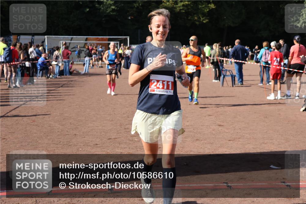 27.09.2026 - 35. Volkslauf durch das schöne Alstertal Strokosch-Dieckow http://msf.ph/oto/10586610 27.09.2026 12:08:52 Ziel 1046, 1062, 1569, 2014, 2056, 2273, 2409, 2411, 2442 meine-sportfotos.de