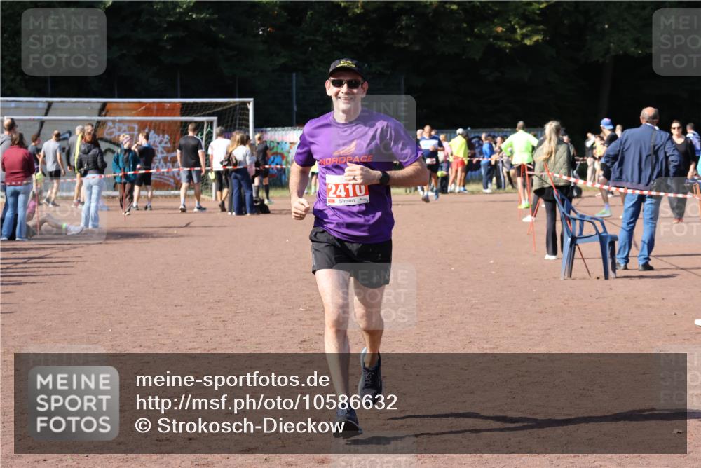 27.09.2026 - 35. Volkslauf durch das schöne Alstertal Strokosch-Dieckow http://msf.ph/oto/10586632 27.09.2026 12:08:33 Ziel 2410 meine-sportfotos.de