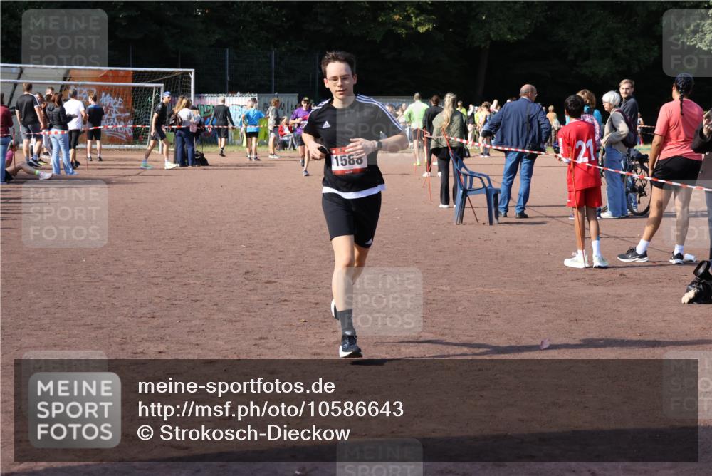 27.09.2026 - 35. Volkslauf durch das schöne Alstertal Strokosch-Dieckow http://msf.ph/oto/10586643 27.09.2026 12:08:25 Ziel 1588 meine-sportfotos.de