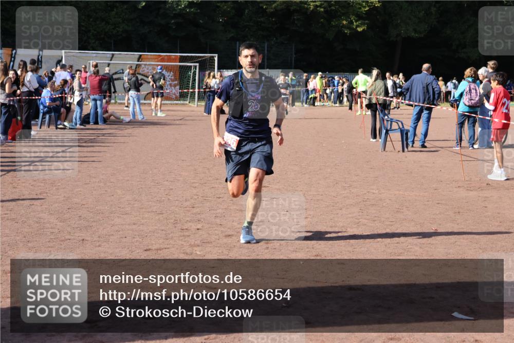 27.09.2026 - 35. Volkslauf durch das schöne Alstertal Strokosch-Dieckow http://msf.ph/oto/10586654 27.09.2026 12:08:14 Ziel 2336 meine-sportfotos.de