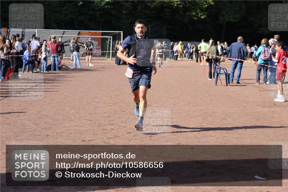 27.09.2026 - 35. Volkslauf durch das schöne Alstertal Strokosch-Dieckow http://msf.ph/oto/10586656 27.09.2026 12:08:14 Ziel 2336 meine-sportfotos.de