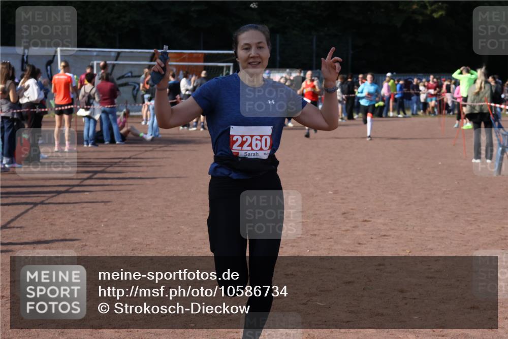 27.09.2026 - 35. Volkslauf durch das schöne Alstertal Strokosch-Dieckow http://msf.ph/oto/10586734 27.09.2026 12:07:24 Ziel 1042, 2260 meine-sportfotos.de