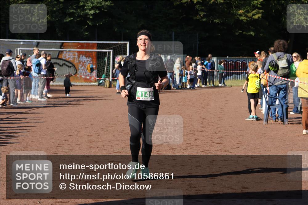 27.09.2026 - 35. Volkslauf durch das schöne Alstertal Strokosch-Dieckow http://msf.ph/oto/10586861 27.09.2026 10:58:58 Ziel 4149 meine-sportfotos.de